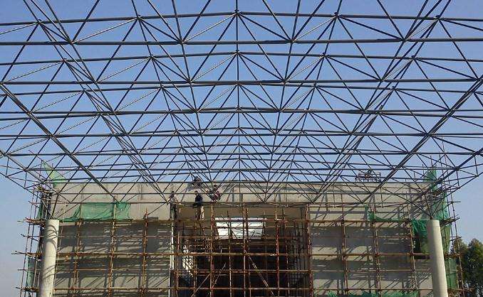 武汉市军运会公安检查站网架钢结构工程